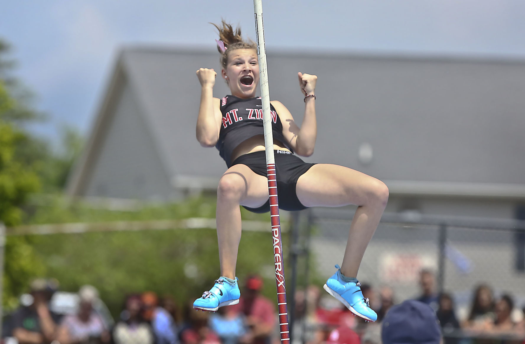 Turn in the pole vault tide